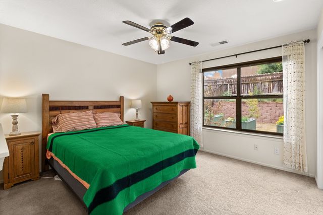 7563 Kachina Loop, Santa Fe, NM 87507