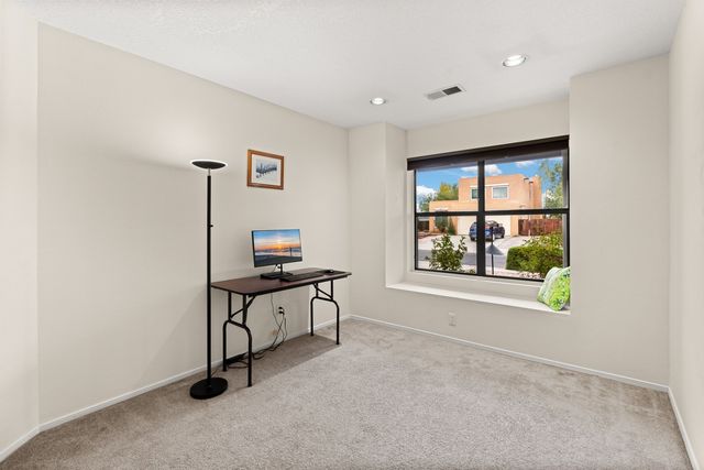 7563 Kachina Loop, Santa Fe, NM 87507