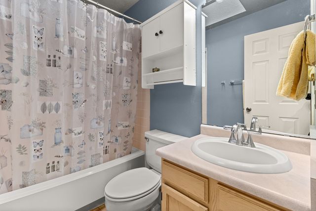 7563 Kachina Loop, Santa Fe, NM 87507