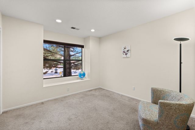 7563 Kachina Loop, Santa Fe, NM 87507