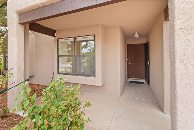 7563 Kachina Loop, Santa Fe, NM 87507