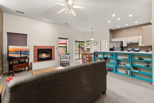 7563 Kachina Loop, Santa Fe, NM 87507