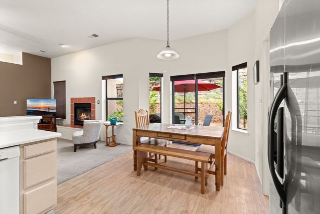 7563 Kachina Loop, Santa Fe, NM 87507