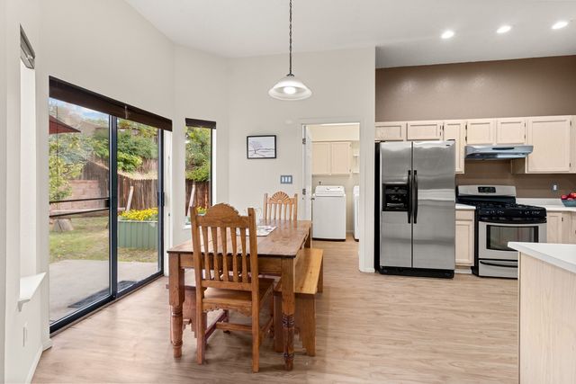 7563 Kachina Loop, Santa Fe, NM 87507