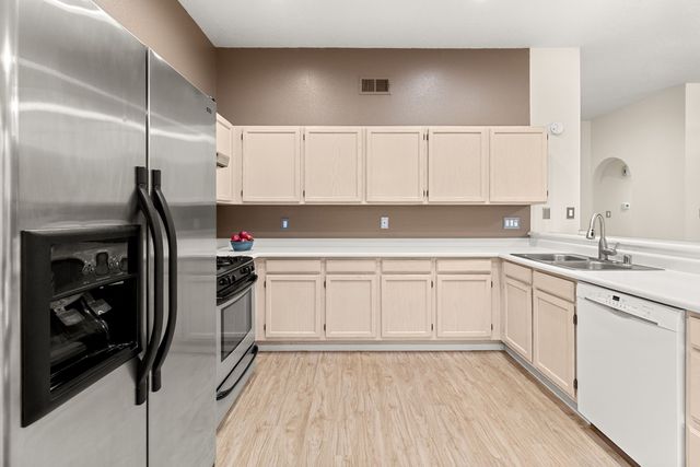 7563 Kachina Loop, Santa Fe, NM 87507