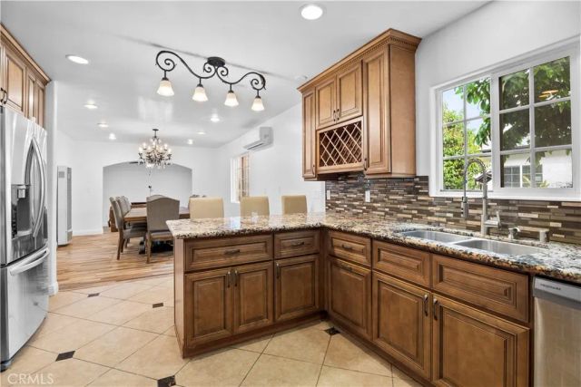 8440 Gloria, North Hills, CA 91343