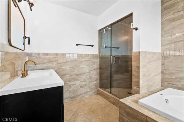 8440 Gloria, North Hills, CA 91343