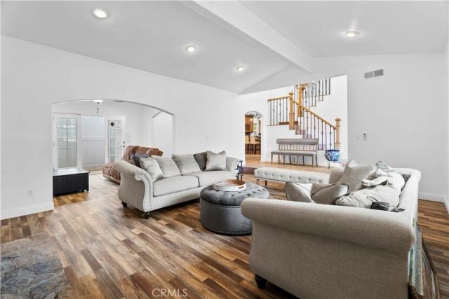 8440 Gloria, North Hills, CA 91343