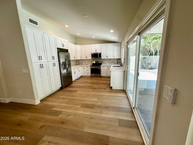 7352 W VIA DEL SOL Drive, Glendale, AZ 85310