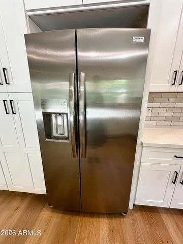 7352 W VIA DEL SOL Drive, Glendale, AZ 85310