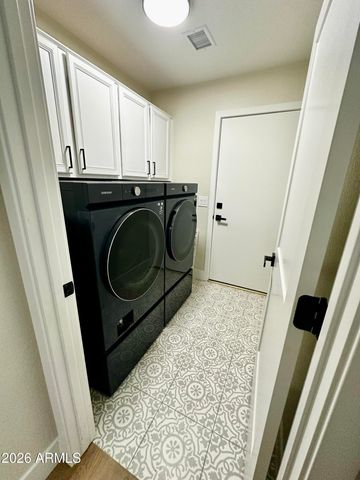 7352 W VIA DEL SOL Drive, Glendale, AZ 85310