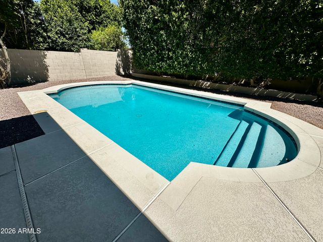 7352 W VIA DEL SOL Drive, Glendale, AZ 85310