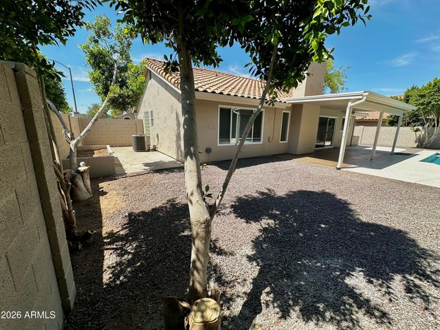 7352 W VIA DEL SOL Drive, Glendale, AZ 85310