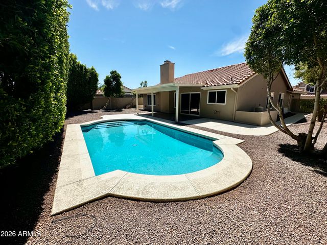 7352 W VIA DEL SOL Drive, Glendale, AZ 85310