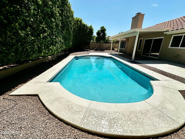 7352 W VIA DEL SOL Drive, Glendale, AZ 85310
