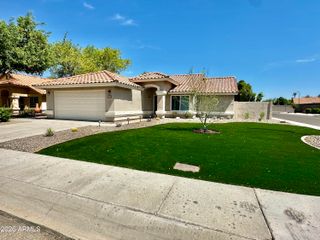 7352 W VIA DEL SOL Drive, Glendale, AZ 85310