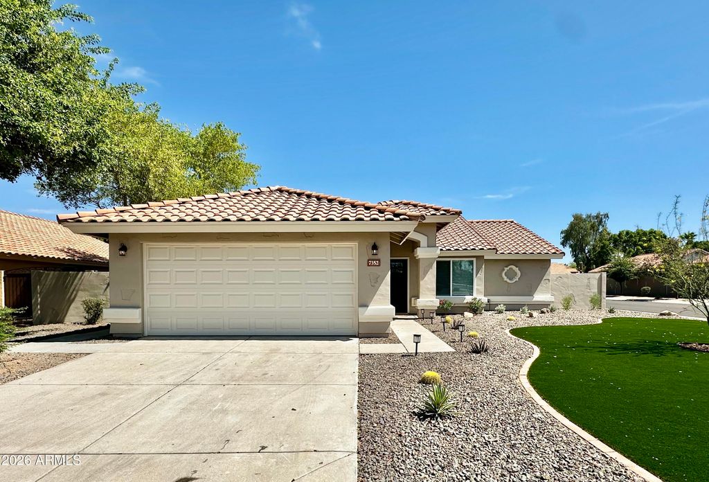 7352 W VIA DEL SOL Drive, Glendale, AZ 85310 — photo 2