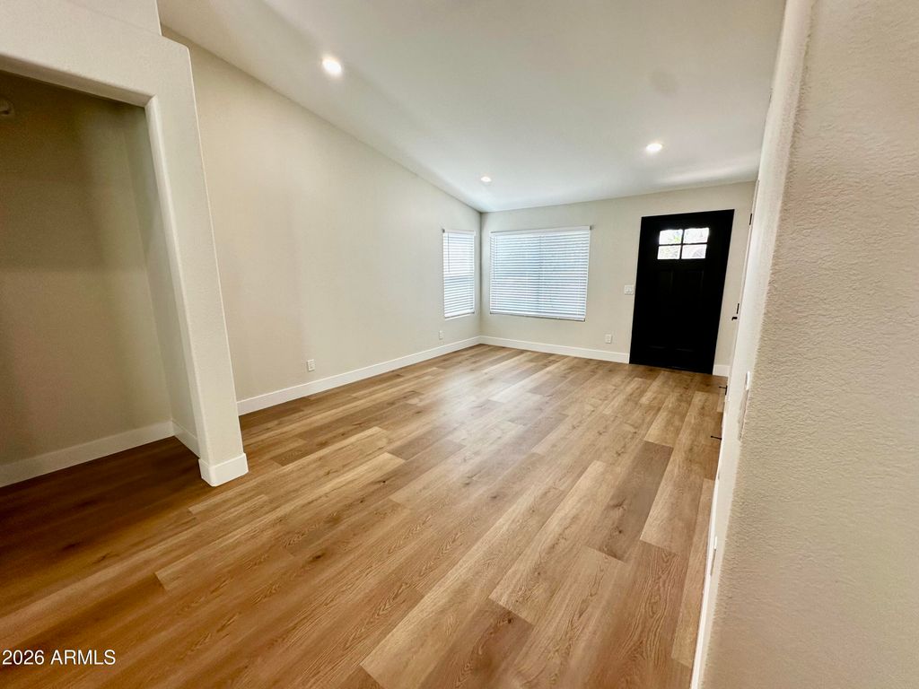 7352 W VIA DEL SOL Drive, Glendale, AZ 85310 — photo 4