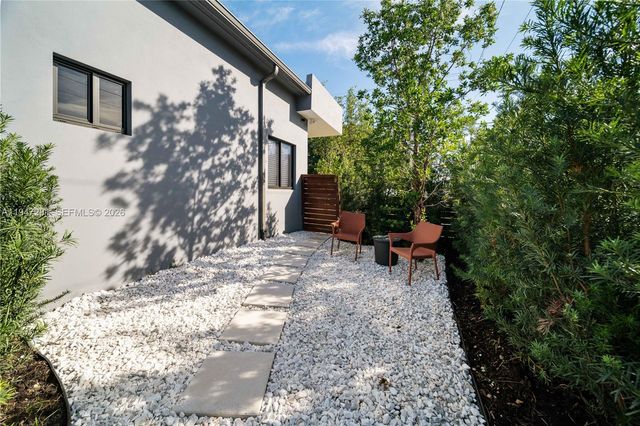 95 NW 52nd St, Miami, FL 33127