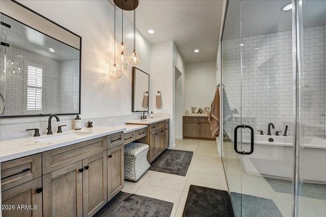 3494 E BLOOMFIELD Parkway, Gilbert, AZ 85296