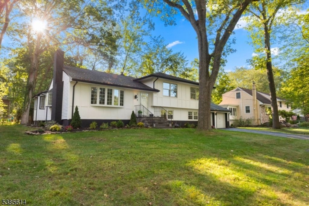 149 Lake Dr, Wayne Twp., NJ 07470