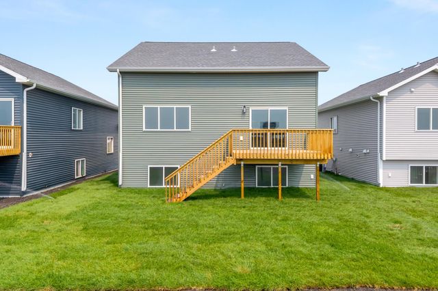 2611 38 Avenue S, Moorhead, MN 56560