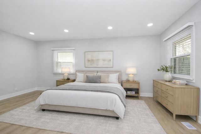 7800 W Kingston Drive, Frankfort, IL 60423