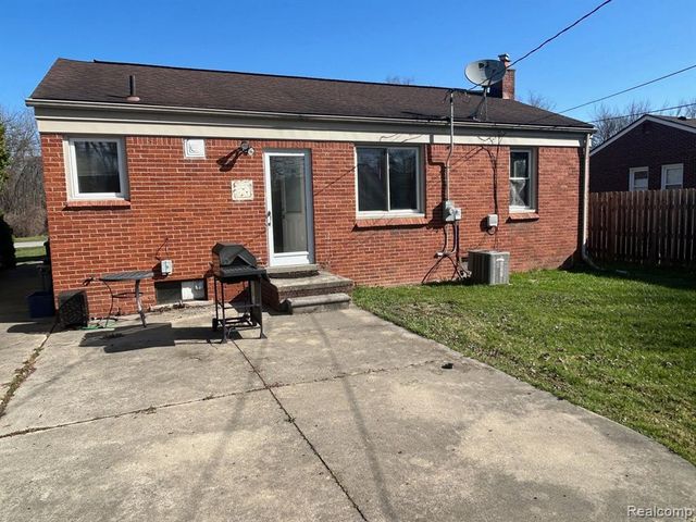 27225 Lyndon, Redford, MI 48239