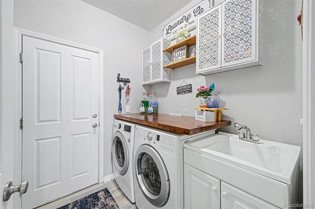 24781 E Ontario Drive, Aurora, CO 80016