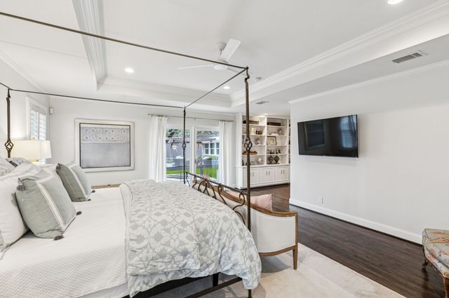 7032 Lavendale Avenue, Dallas, TX 75230