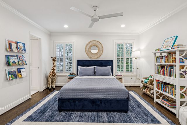 7032 Lavendale Avenue, Dallas, TX 75230