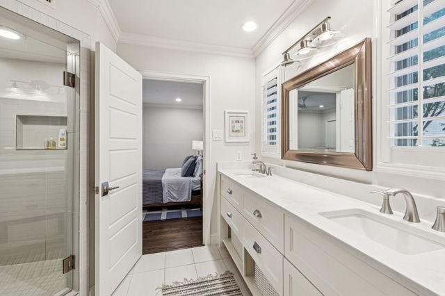 7032 Lavendale Avenue, Dallas, TX 75230