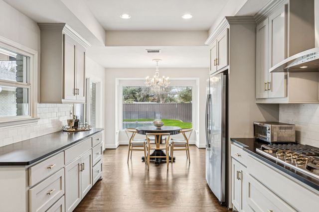 7032 Lavendale Avenue, Dallas, TX 75230