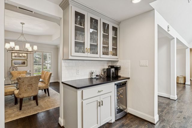 7032 Lavendale Avenue, Dallas, TX 75230