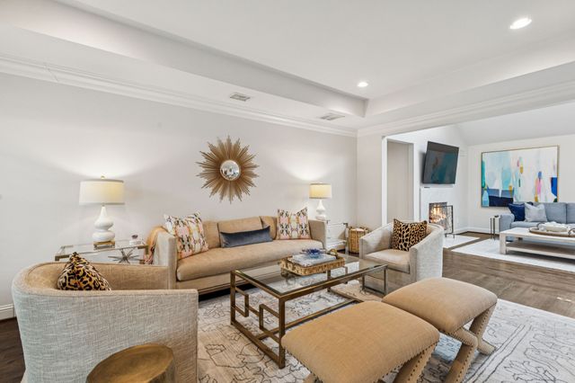 7032 Lavendale Avenue, Dallas, TX 75230