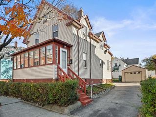 93 Robinson St, Lynn, MA 01905