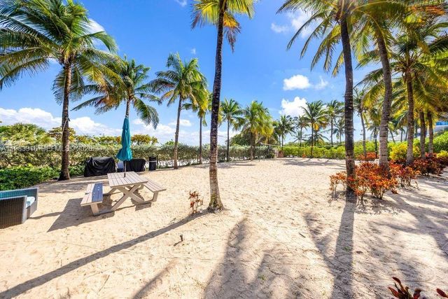 9172 Collins Ave 212, Surfside, FL 33154