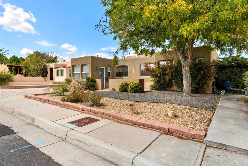 1017 Jefferson Street SE, Albuquerque, NM 87108