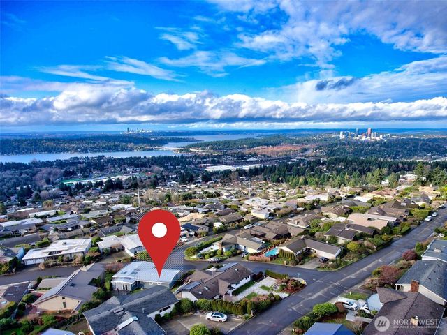 13901 Somerset Lane SE, Bellevue, WA 98006