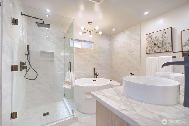 13901 Somerset Lane SE, Bellevue, WA 98006
