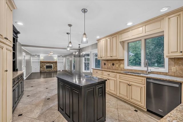 9225 Evening Shadow Drive, Chattanooga, TN 37421