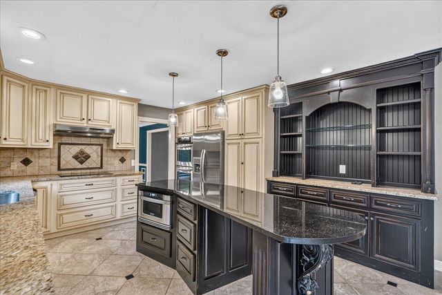 9225 Evening Shadow Drive, Chattanooga, TN 37421