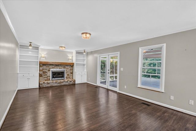 9225 Evening Shadow Drive, Chattanooga, TN 37421
