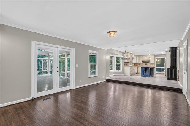 9225 Evening Shadow Drive, Chattanooga, TN 37421
