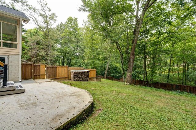 9225 Evening Shadow Drive, Chattanooga, TN 37421