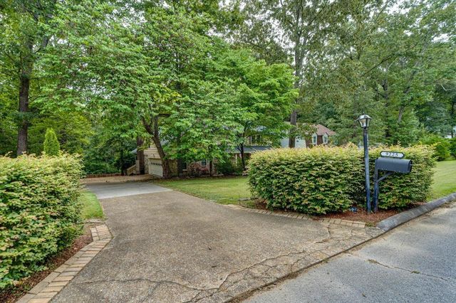 9225 Evening Shadow Drive, Chattanooga, TN 37421