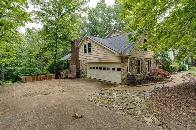 9225 Evening Shadow Drive, Chattanooga, TN 37421