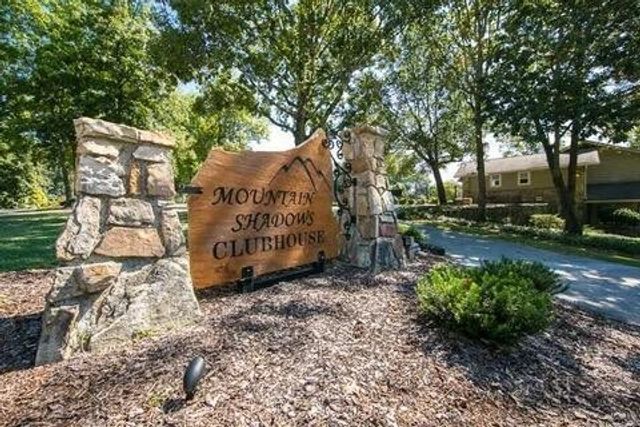 9225 Evening Shadow Drive, Chattanooga, TN 37421