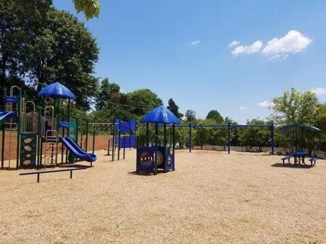 9225 Evening Shadow Drive, Chattanooga, TN 37421