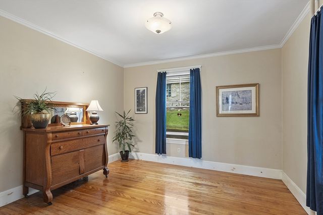 6 Moore Ave, Worcester, MA 01602